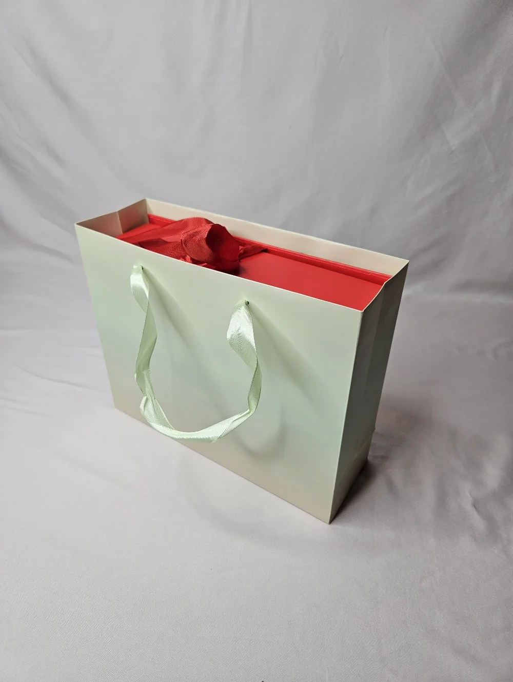 Luxury Gift Box with Reed Diffuser & Soap Flower Bouquet – Rose
